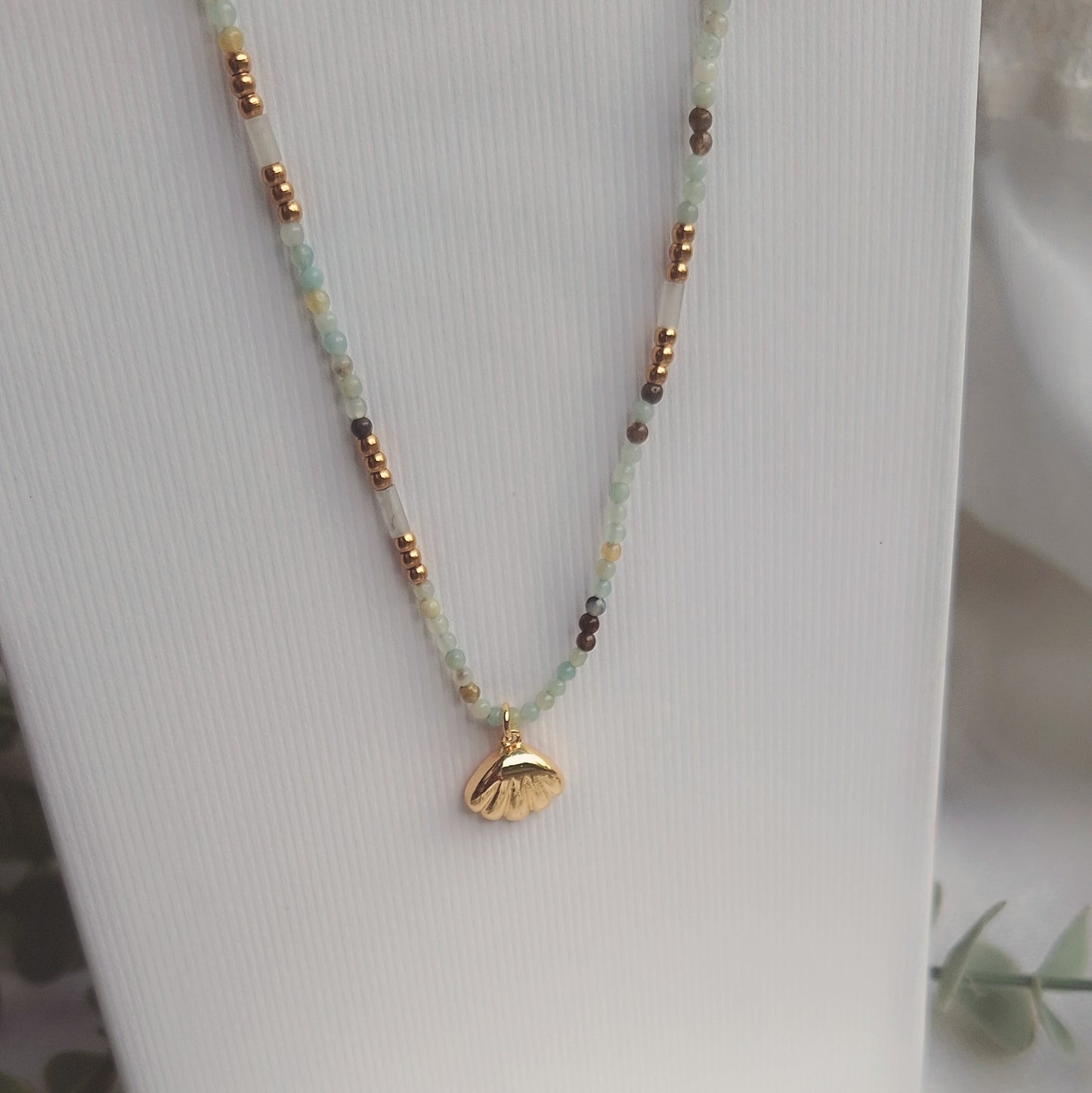 NATURAL STONE SHELL NECKLACE